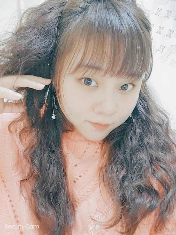 艾薇儿的第一张照片--连江交友网